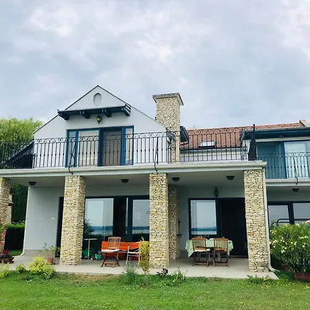 Balatonparti * 鲍洛托努德沃里